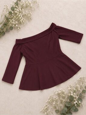 Lemon Tree Boutique Off Shoulder Peplum Top | Burgundy | Size S
